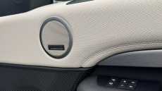 Land Rover Discovery 3.0 D300 R-Dynamic HSE 5dr Auto Diesel Station Wagon